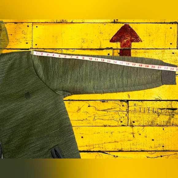 Akademiks Y2K Vintage Large Sherpa-Lined Men’s Streetwear Hoodie - EUC - Picture 4 of 9